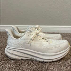 Hoka Clifton 9 - worn 4 times.